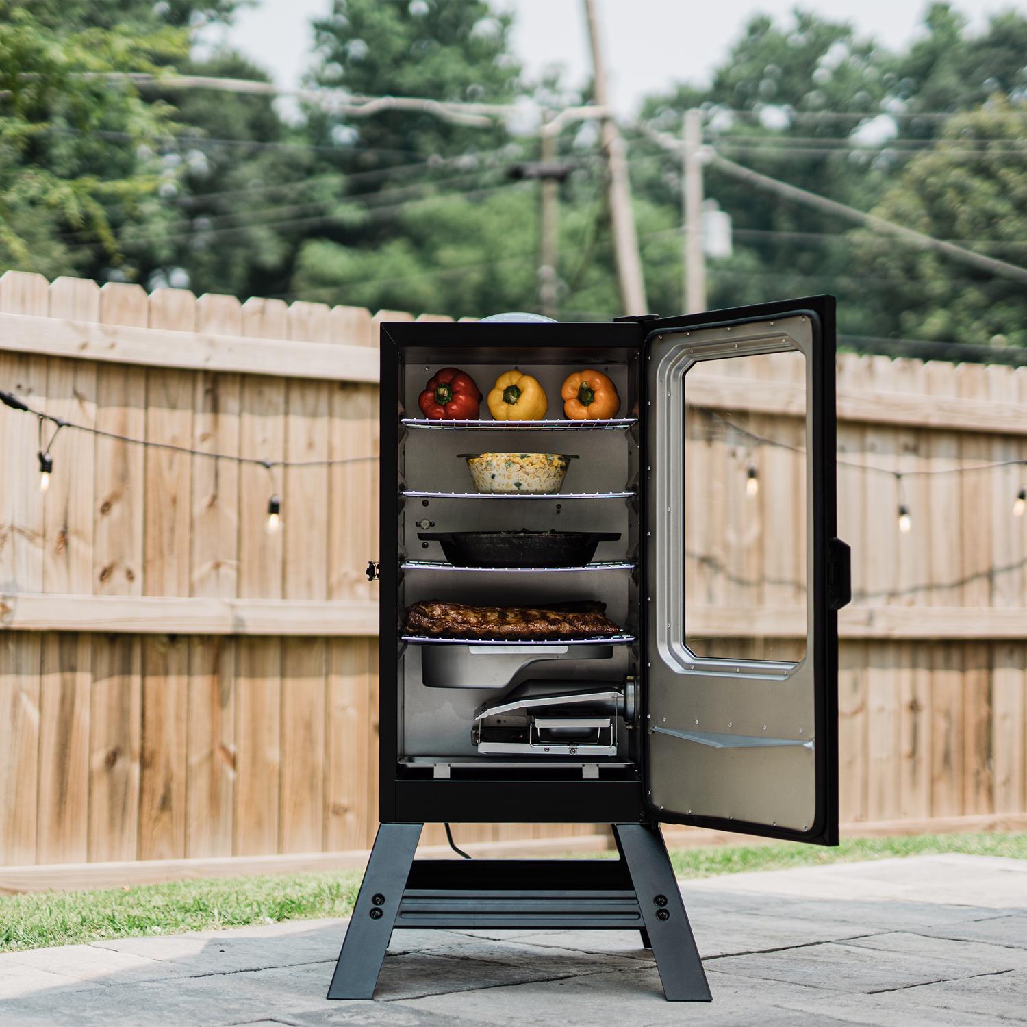 Masterbuilt Digital Wood Chips Vertical Smoker Black