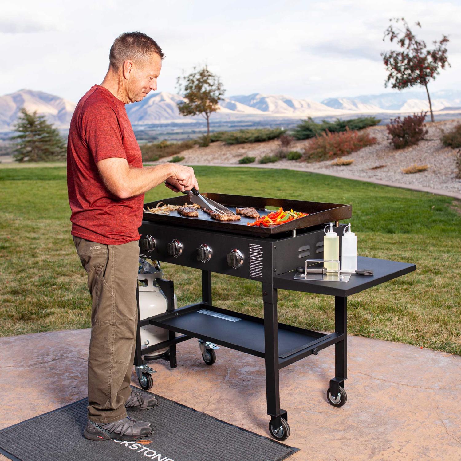 Blackstone 4 Burner Liquid Propane Outdoor Griddle Black