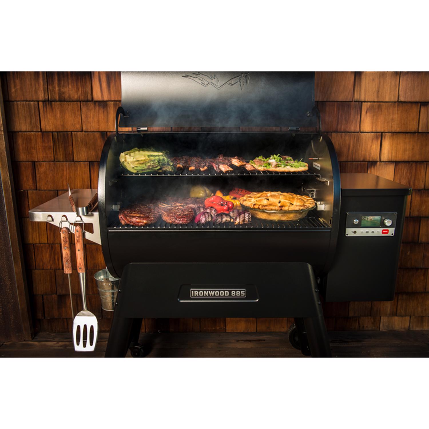 Traeger Ironwood 885 Wood Pellet WiFi Grill and Smoker Black