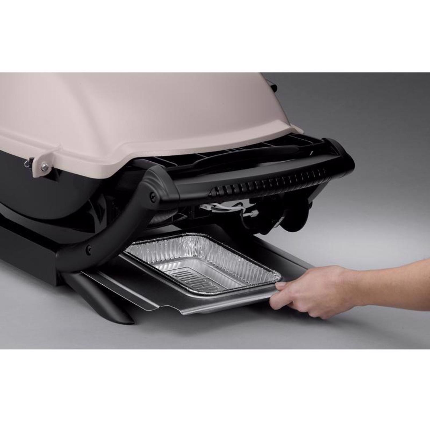 Weber Q2000 1 Burner Liquid Propane Grill Titanium