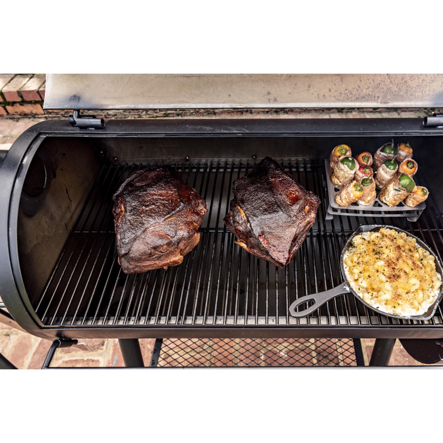 Oklahoma Joe's Highland Offset Charcoal Offset Smoker Black