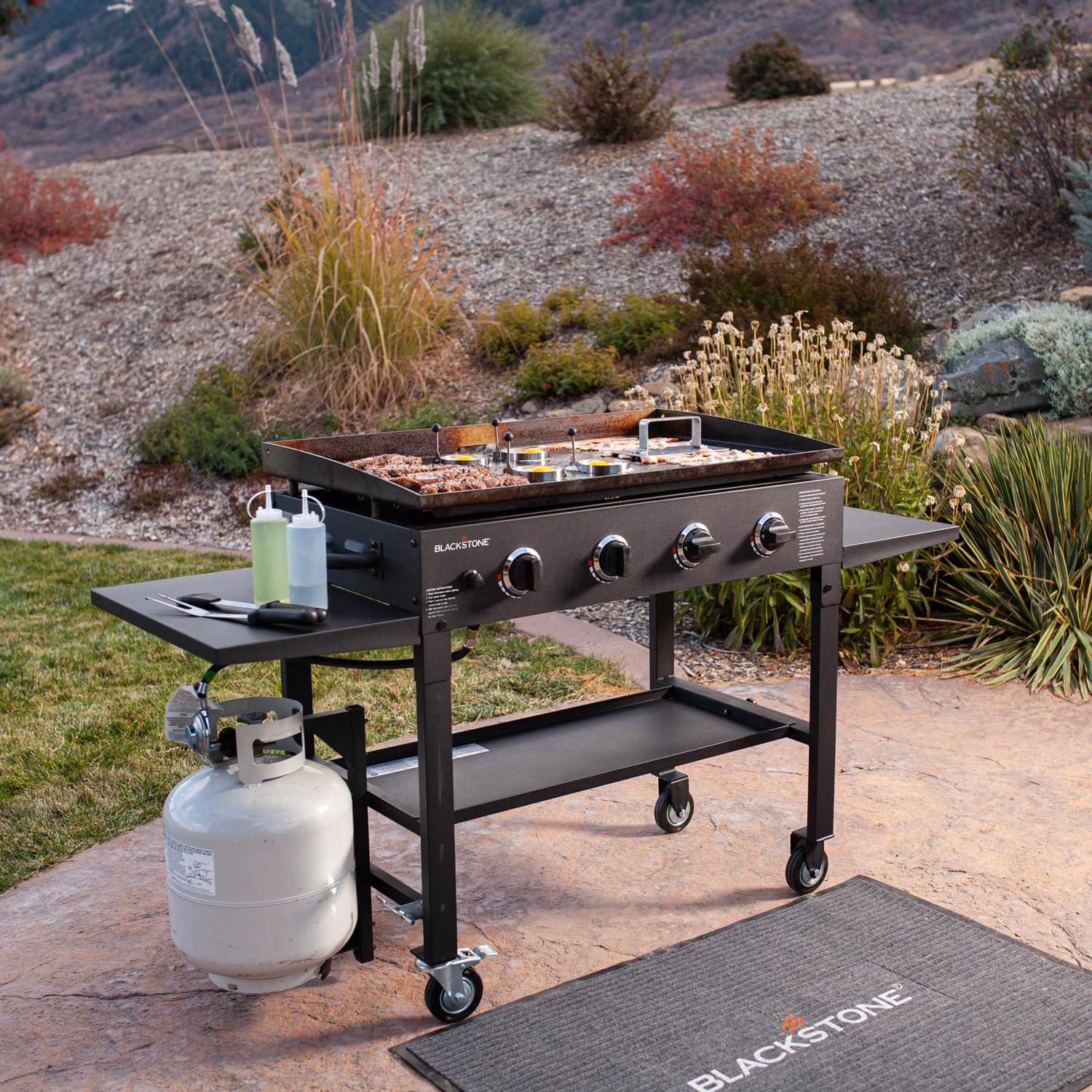 Blackstone 4 Burner Liquid Propane Outdoor Griddle Black