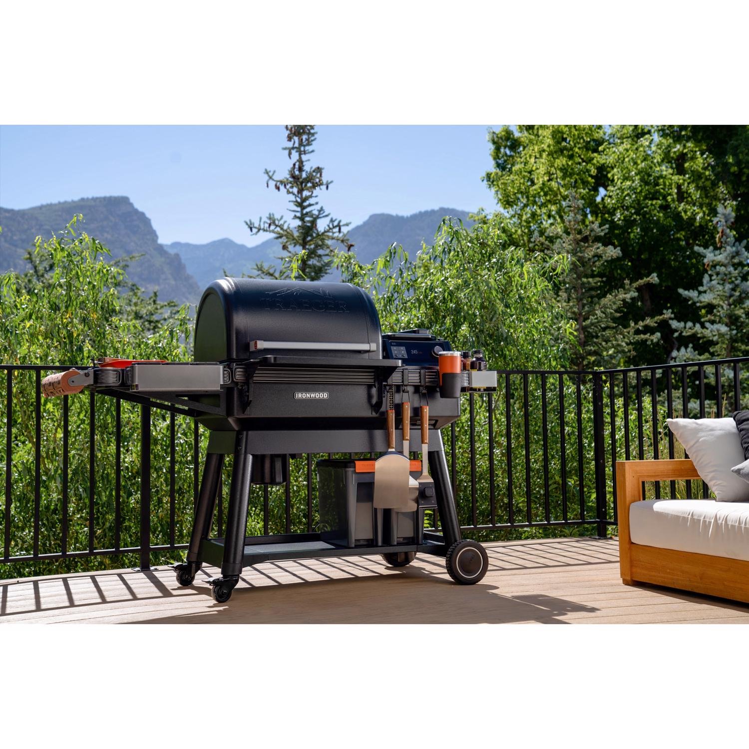 Traeger Ironwood Wood Pellet Grill and Smoker Black