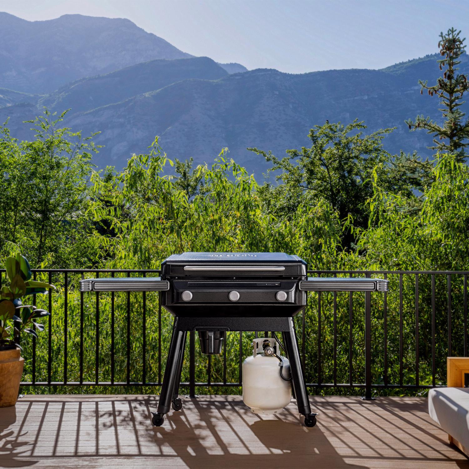 Traeger Flatrock 3 Burner Liquid Propane Outdoor Griddle Black