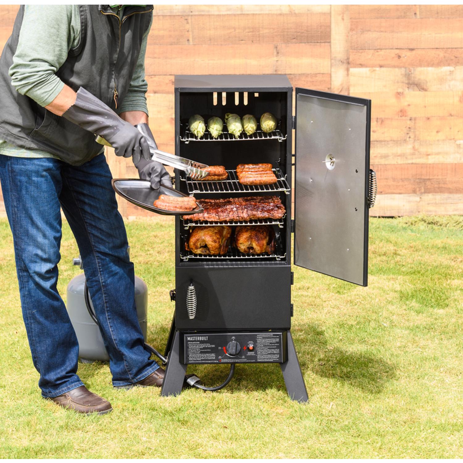 Masterbuilt Wood Chips Vertical Smoker Black
