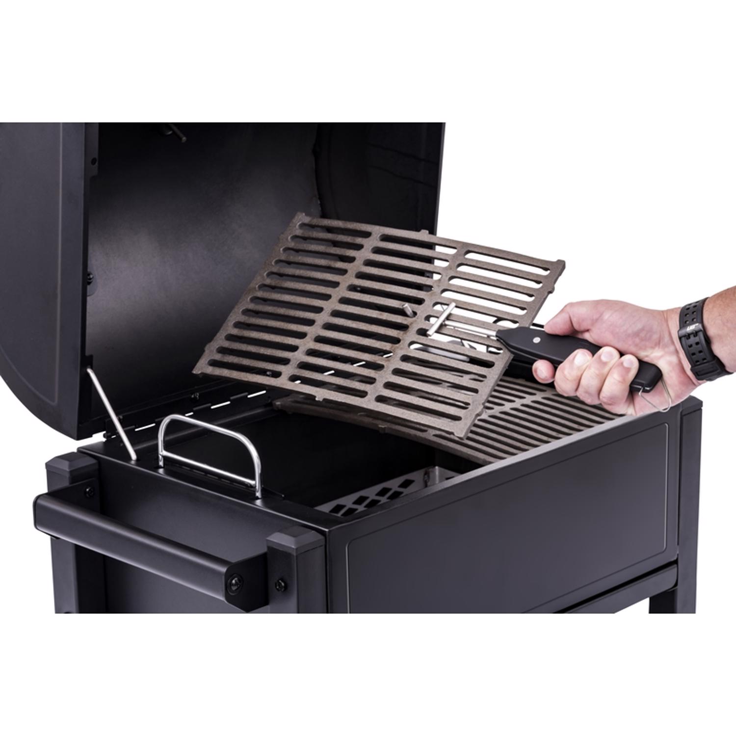 Oklahoma Joe's 17 in. Rambler Charcoal Grill Black