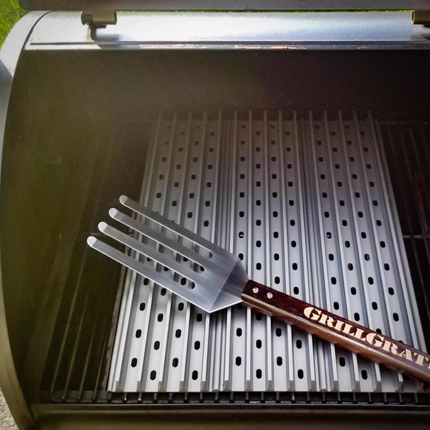 GrillGrate For Traeger Pro Series Sear Station Grill Grate Kit 18.5 in. L X 15.38 in. W
