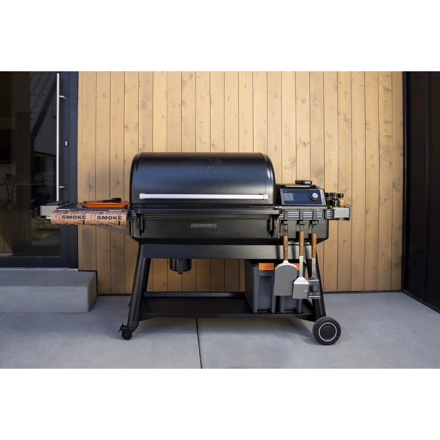 Traeger Ironwood XL Wood Pellet Bluetooth and WiFi Grill and Smoker Black