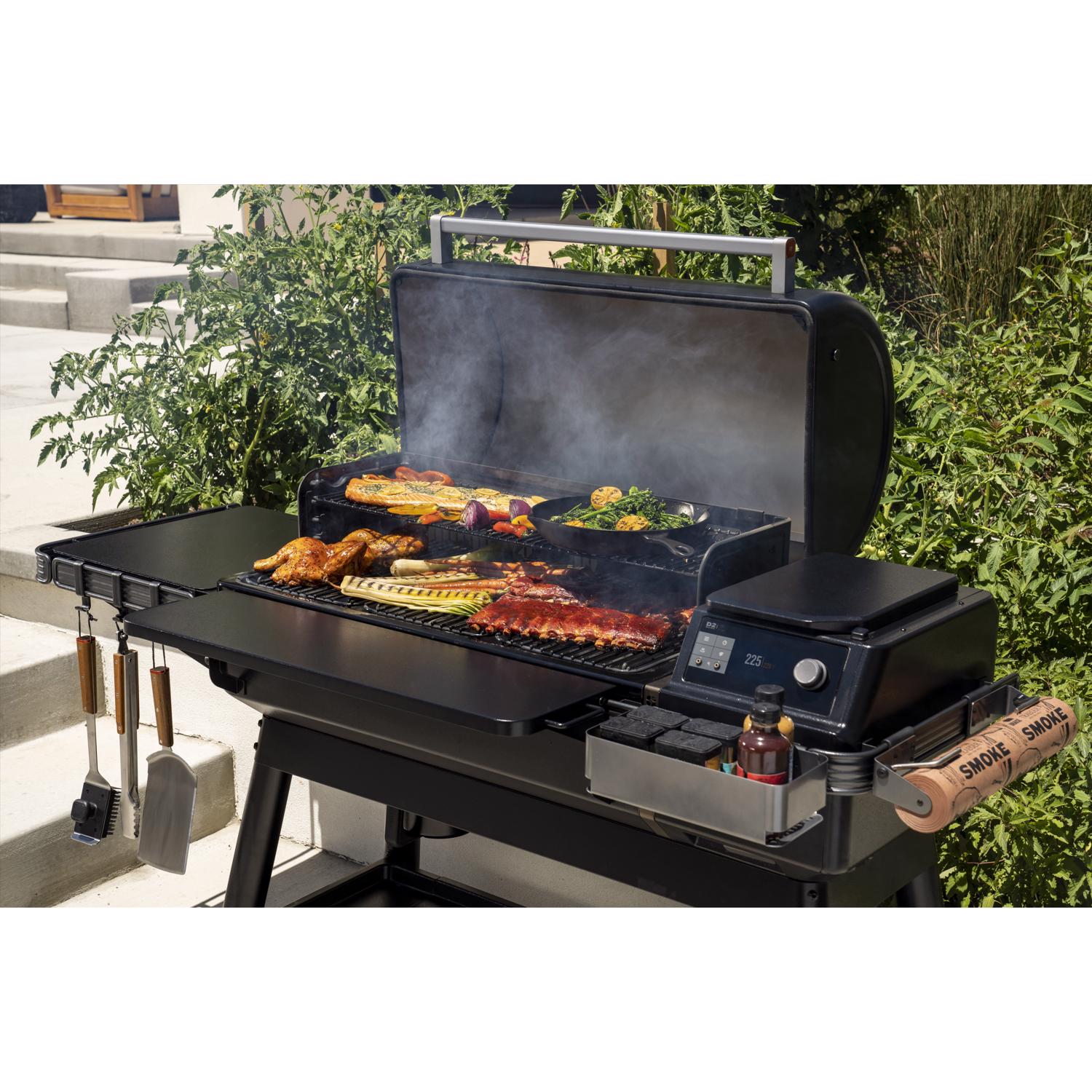 Traeger Ironwood XL Wood Pellet Bluetooth and WiFi Grill and Smoker Black