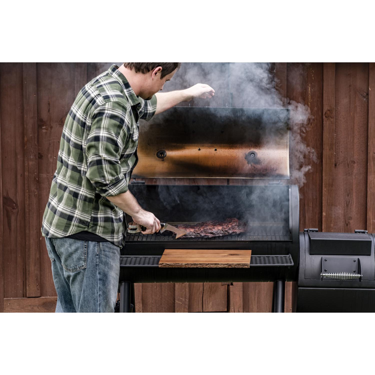 Oklahoma Joe's Highland Offset Charcoal Offset Smoker Black